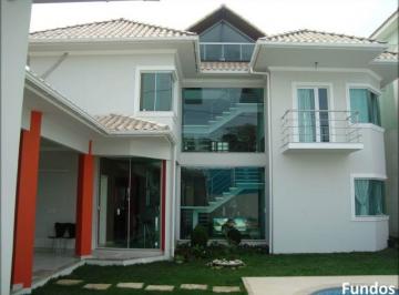 Casa a venda em Condomínio em Macaé · Casa a venda, 4 suítes, garagem 2 carros, condomínio Green Park, Macaé
