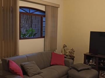 Casa · 242m² · 4 Quartos · 4 Vagas · Casa Padrão em São José do Rio Preto