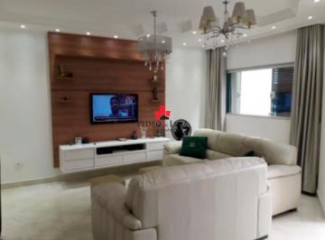 Casa · 210m² · 3 Quartos · 4 Vagas · Casa 3 andares, espaço gourmet com varanda, 4 vagas, região nobre do Tatuapé.