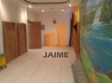 Comercial · 65m² · Sobre loja em vão livre, copa e cozinha.