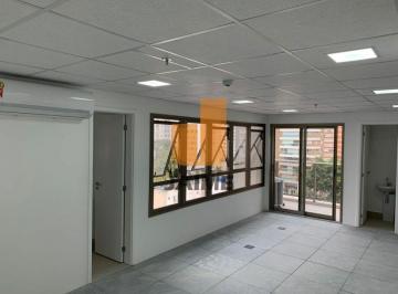 Comercial · 69m² · 2 Vagas · Conjunto de 69 metros, 2 vagas, excelente localização em Perdizes.