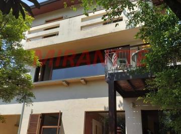 e8a96f2e9782245c9135d05cf65369e3.jpg · Sobrado de 300m² com 3 quartos