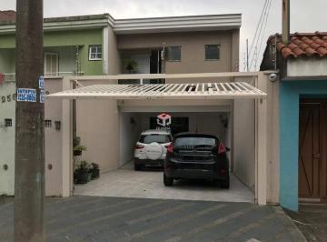 Casa · 233m² · 4 Quartos · 4 Vagas · Sobrado com 233m² localizado na Vila Eldizia em Santo André- SP.