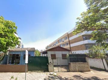 Casa · 1333m² · 1 Quarto · 1.332,80 m2 no miolo do bairro, 03 casa + estacionamento!