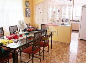 Casa · 200m² · 3 Quartos · 2 Vagas · Sobrado 3 dormitórios, 1 suíte, 2 vagas na Parada Inglesa.