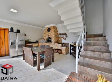 Comercial · 450m² · 4 Quartos · 6 Vagas · More em uma casa magnífica com piscina e 6 vagas