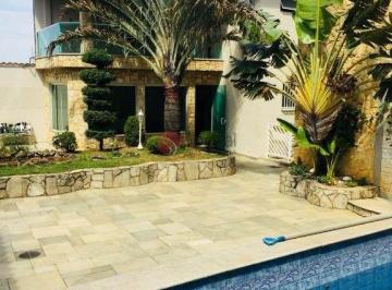 Casa · 440m² · 3 Quartos · 7 Vagas · Sobrado com 3 suítes, piscina e 7 vagas na Vila Carrão.