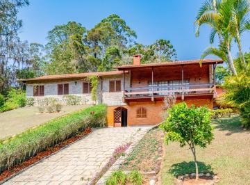 Casa · 437m² · 5 Quartos · Casa com 5 quartos em Quebra Frascos, Teresópolis.