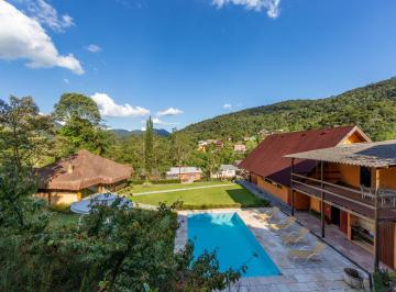 Casa · 294m² · 4 Quartos · Casa com 4 quartos em condomínio no Comary, Teresópolis.