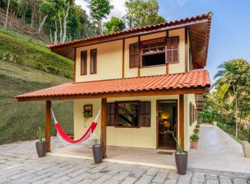 Casa · 102m² · 3 Quartos · 2 Vagas · Casa - Araras - Petrópolis