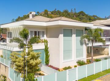 Casa · 295m² · 4 Quartos · 2 Vagas · Casa com 4 quartos em condomínio no Panorama, Teresópolis.