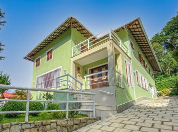 Casa · 310m² · 3 Quartos · 3 Vagas · Casa com 3 quartos em condomínio no Quebra Frascos, Teresópolis.
