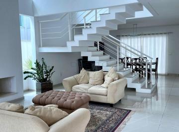 Casa · 348m² · 4 Quartos · 4 Vagas · Casa com 4 quatro dormitórios na Vila Oliveira em Mogi das Cruzes