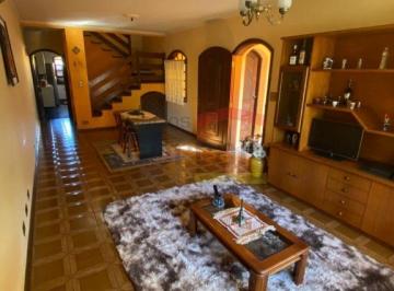 Casa · 250m² · 3 Quartos · 4 Vagas · SOBRADO COM 03 DORMITÓRIOS, SENDO 01 SUÍTE, 04 VAGAS, ÁREA DE LAZER