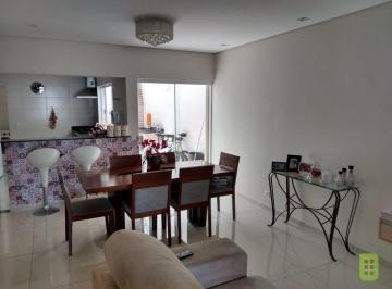 Casa · 205m² · 3 Quartos · 4 Vagas · LINDO SOBRADO! FINO ACABAMENTO!