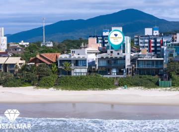 Casa · 114m² · 3 Quartos · 2 Vagas · Refúgio à Beira-Mar: Casa Pé na Areia