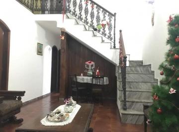 Casa · 210m² · 4 Quartos · 3 Vagas · Sobrado estilo Colonial com 4 quartos de 210m² no Rudge Ramos