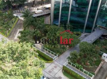 Apartamento · 70m² · 2 Quartos · Apartamento - Padrão / Residencial / Centro