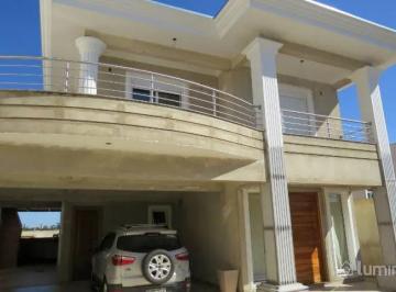 Casa · 250m² · 4 Quartos · 2 Vagas · CASA A VENDA NA RONDA