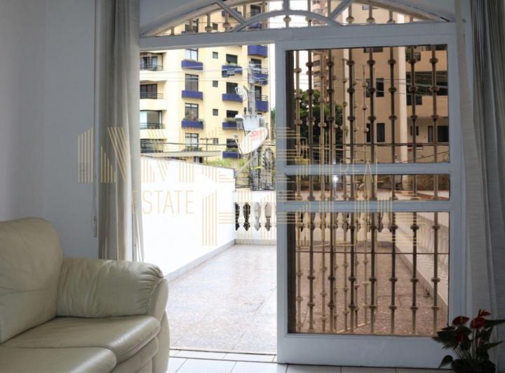 Foto do imóvel - Casa assobradada com 213m² de área útil, com 4 dormitórios, 03 suítes, 5 banheiros e 2 vagas de.
