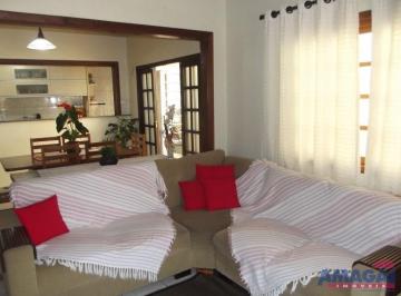 Casa · 114m² · 3 Quartos · 3 Vagas · Casa à Venda