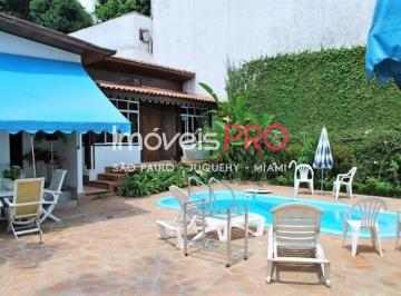 Casa · 270m² · 3 Quartos · 3 Vagas · Casa em Moema de 237m² com piscina e churrasqueira.