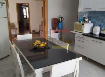 Casa · 180m² · 3 Quartos · 2 Vagas · Casa terrea