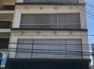 a2f8742d-f54f-4323-ac3a-3cc56428364f.jpg · Prédio comercial - A Vila Santana é um bairro trad