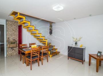 Casa · 270m² · 3 Quartos · 2 Vagas · Casa em rua sem saída estilo Vila com 270m², 3 quartos sendo 1 suíte e 2 vagas de garagem