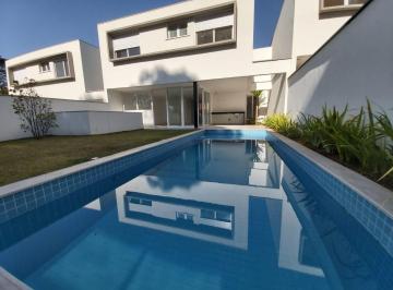 Casa de 4 quartos, São Paulo · Casa em condomínio alto padrão com piscina churrasqueira e jardim