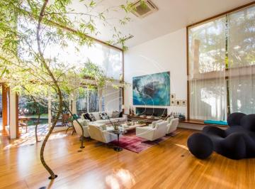 Casa · 750m² · 3 Quartos · 4 Vagas · Sobarro residencial totalmente reformado para venda na Chácara Monte Alegre