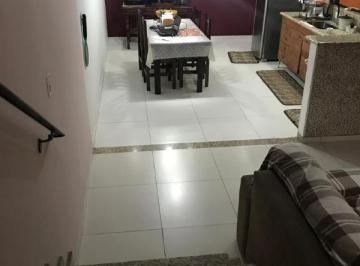 Casa · 223m² · 3 Quartos · 2 Vagas · Sobrado com 223,35m² localizado no bairro Guarará em Santo André - SP.