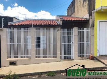 Foto 01 · Casa, Ginásio, Itararé, SP