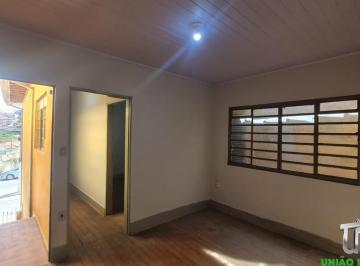 Foto 02 · Casa para Locação em Braganca Paulista-SP, Bairro Matadouro! 2 quartos, 1 sala, 1 banheiro - 50m² de