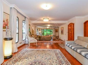 Apartamento · 267m² · 4 Quartos · 3 Vagas · Apartamento de 267m² em Moema com 4 dormitórios e 3 vagas de garagem.