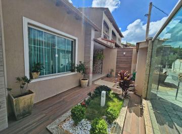 Casa · 320m² · 4 Quartos · 1 Vaga · 2 Casas - Exclente acabamento e área de lazer completa!