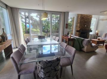 Casa · 480m² · 5 Quartos · 1 Vaga · Casa 5 dormitórios (3 suítes), 480m², em Condomínio Fechado em Canela