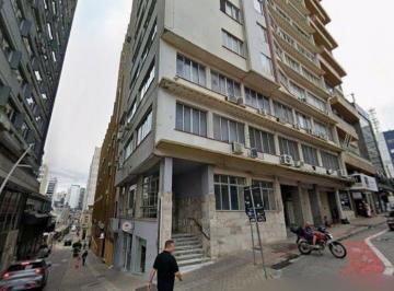 5583860316617757ec4281eb43c0b9f9270b8b36 · Loja Comercial no Centro de Florianópolis.