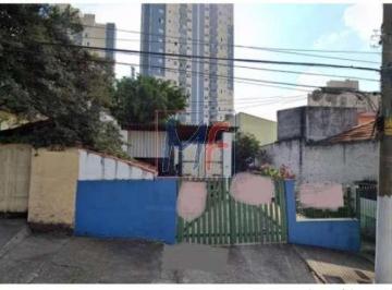 Terreno · 448m² · REF: 11.674 Ótimo Terreno com 448 m² A.T. 176 M² A.C. frente 10 m,  3 casas, vagas para  carro e cam