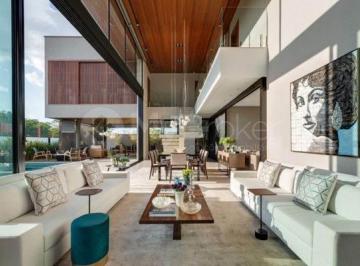 Casa · 370m² · 4 Quartos · 3 Vagas · Casa à venda - No Centro