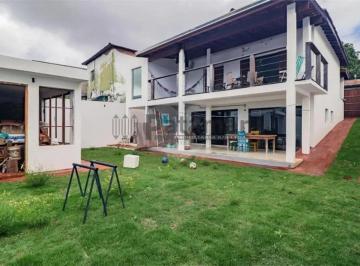 Casa · 180m² · 3 Quartos · 8 Vagas · Reformada/ 3 dormitorios prox ao Parque da Previdencia!