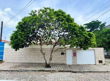 6b5e7d96ca0dbe48ad136605285900d4e7739347 · Casa ampla à venda em Nova Descoberta com 7 quartos, terreno de 434 m² e garagem para vários carros