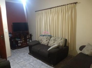Foto 01 · Imóvel com 3 dormitórios, sala, copa, cozinha toda de laje, fundo com um quarto e área de lazer.