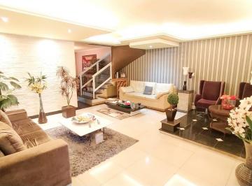 Casa de 4 quartos, Núcleo Bandeirante · AV. Central - Linda casa em localização privilegiada!
