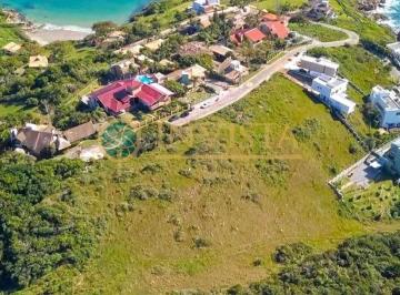 7f42a1f87de40ae31d18db5b5a5fa17009d69115 · Terreno frente Mar com 1537m² à venda em Garopaba.