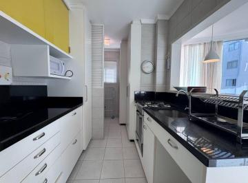 Apartamento · 2 Quartos · 2 Vagas · Apartamento Mobiliado com 2 Dormitórios para Locação Anual na Quadra Mar de Balneário Camboriú
