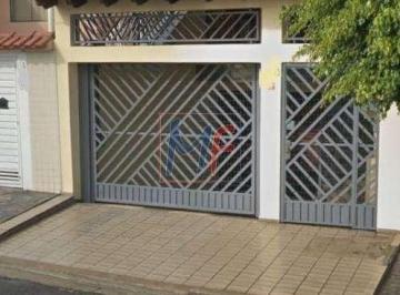 Casa · 239m² · 4 Quartos · REF 12.381  Excelente Sobrado no bairro Parque Marajoara, com 4 dorms( 1 suíte) com banheira e varan