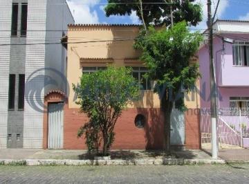Foto 01 · Casa antiga de 03 quartos, local privilegiado em São Lourenço-MG.