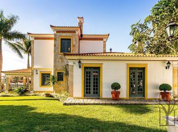 Casa · 420m² · 4 Quartos · 4 Vagas · Quinta do Faial - Casa de Estilo Colonial Que Esbanja Elegância, Na Lagoa da Conceição