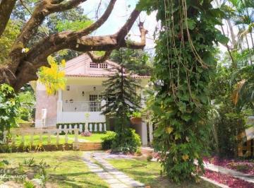 e0d12cb0333bff669907c7fd0770bf94d644b80b · Casa de 250m² à venda, com 3 quartos (1 suíte), localizada no Sítio dos Pintos, Recife - Pernambuco.